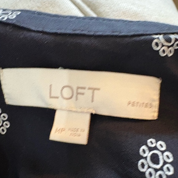 LOFT Black and White Floral Blouse - Picture 5 of 6